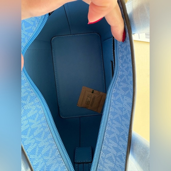 Michael Kors Small Pratt Tote in Pacific Blue – Brand New With Tags - Picture 15 of 16